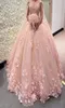 2023 Pink Romantic Blush 3D Blumen Ballkleid Quinceanera Prom Kleider mit Cape Wrap Caftan Perlen Spitze Langes süßes 16 Kleid Vesti7804279