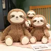 Movies TV Plush Toy 40-75 cm Lazy Animal Plush Toy Fluffy Leuk Sloth Kussen Gevulde Sloth Family Moeder Moeder en Kind Sloth Lovely Sleeping Cushion Decor 240407