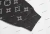 長袖カーディガンプリントメタルバックルニットクラシックレタープリントファッション定期的なカジュアル春のニットトップ風の刺繍アルファベットジャケット