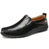 Casual Shoes in Leather Men 2024 Summer Breattable Slip on Formal Loafers Moccasins italiensk svart körning