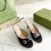 Designer High Heels Sandaler Classic Retro Round Toe Open Toe Women Sandaler Solid Color Diamond Inlaid Slim Heel Slippers Storlek 35-43