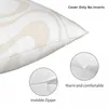 Poduszka płyn wirowała nowoczesny abstrakcyjny wzór w białym i lekkim beżu ecru rzut na poduszki na poduszki