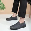 캐주얼 신발 2024 봄 가을 가을 소프트 밑창이 아닌 비 슬립 통기 운동 가벼운 편안한 로퍼 zapatos para hombres zapatillas