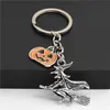 Llaves de llaves 1pc enchados web de araña cadena de llaves de llaves de calabaza fantasma de metal llavero halloween accesorios de cosplay regalos Q240403