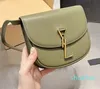 2024 Nouveau sac fourre-tout de mode Luxurys Designers Handbag Hobo portefeuilles hommes célèbres sacs enveloppe en cuir sacs d'épalsine