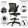 Flash Meble Kale Mid -Back obrotowe krzesło biurowe - ergonomiczne krzesło wykonawcze z regulowanym pierścieniem stóp, wsparcie lędźwiowe i podłokietniki w kolorze czarnym