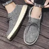 Lässige Schuhe Herren schwarzes Tuch 2024 Stil Fauler Leute auf Slip-On-Schuh große Top-Boardshoes ausrutschen