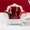 Dekorative Teller Retro rotes Samtsofa Design Ring Schmuck Aufbewahrungsbox Halskette Ohrring Organizer Hülle Hochzeit Requisite Display Halter Showcase