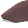 Skąpy brzeg kapelusze bawełniane wiadomości męskie miękki miękki casual beret solidny unisex retro kierowca płaski kelner Q240403