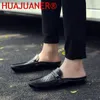 Zapatos casuales para hombres de verano mitad para hombres, mocasines de cuero genuino, mocasines, transpirables, diseñadores de salto de hueco, zapatillas dezadas