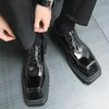 두꺼운 솔직한 사각형 발가락 더비 신발 남자 pu 단색 트렌디 한 패션 레이스 업식 편안하고 통기 가능한 신사 캐주얼 가죽 신발