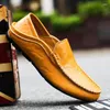 Casual schoenen zomerheren echte lederen loafers handgemaakte rijden mannelijke Italiaanse mocassins voor mannen