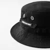 Breites Krempeln Hats Bucket 2023 Neuer schwarzer Fischermut Unisex Fashion Hip Hop Street Herren Windproof Q240403
