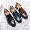 Casual Shoes Men Classic Mokorczycy Drużka Moccasin Fashion Mężczyzna Wygodna jesienna skórzana leniwa sukienka Tassel