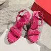 2024 Nya sexiga kvinnor höga klackar designer klackar kil pyraclou studs madmonica espadrille kilar plattform gladiator sandaler röda botten damer kil sandaler