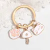 Keychains lanyards schattige email Keychain Cat Paw Mushroom Ring Footprint Chains Animal Gifts For Women Men Handtas Accessorie Diy Sieraden Q240403