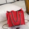 Bag 2024 Fashion Women Handbag axel hårdvarukedja rem pu läder messenger tote för damer bolsa feminina