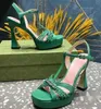 Дизайнер-Leather Shoes Summer High Heels Sandals Women Demperament Waterplection Platform Толстая каблуки и сексуальные высококачественные свадебные туфли 35-42