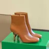 Botas de diseño de lujo para mujeres de alta calidad Botas desnudas de tacón alto tacones cuadrados elegantes tacones 35-41