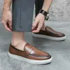 Casual Shoes Men's Leather Loafers Slip-On Sneakers Man Dress Light Breattable Flats Round Toe Bekväma skor