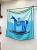 Lenço de bandana para mulheres designer lenço quadrado lenços de pescoço paris ombro embrulhando bandeira de cabeça lenço de praia engraçado azul cavalo padrão de mão laminada de seda 90x90