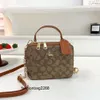 Shop Wholesale Designer Handbags New Fashion Shell Bags Minimalist Hand-held Cross-span Small Bags Vintage Single Shoulder Crossbody Bags