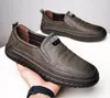 Casual schoenen mannen echte lederen mode koe slip-on loafers middelbare leeftijd flats