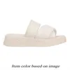 2024 Designer Womens Platform Sandaler White Black Pink Beige Slippers Woman Flat Slides Lady Beach Shoes Storlek 36-42