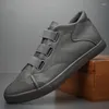 Casual Shoes 2024 Herrenleder atmungsaktivem Trend PU-Männer tragen resistente Designer-Sneaker Britisch wild einfache Wohnungen 20245