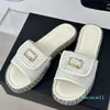 Piattaforme di sandali designer femminile piattaforma di paglia di sandalo cinguali piatti bassi aperte di lana in lana con pantofole da spiaggia di rafia