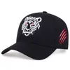 Ball Caps Nouveau coton noir Tiger Broidered Baseball Hat Mens Hip Hop Hat Summer Camion de loisirs Unisexe Buckle Hat Q240403