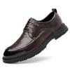 Zapatos informales 2024 Cordero para hombres espesos de cuero negro con solado formal para hombres Oxfords Calidad de negocio de boda masculina