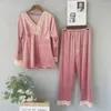 Vêtements à domicile Velvet décontracté 2pcs Pajamas Suit en V-Neck Nightwear Hormands Sleep Chyd Sleep Pyjamas Automne intime Lingerie