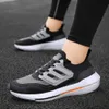 Fujian Nuove scarpe sportive casual da uomo mesh Trendy di grandi dimensioni che corre esplosivo esplosivo