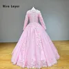 Hyr Lnyer Scalloped Neck Long Sleeve Applicies Lace Pearls 3D Flowers Muslim Pink Ball Clown Wedding Dresses Real Office Photos Video Video