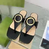 15A 2024 Nuovo Stile Slipper Designer Slide Sandals Summer Beach Flip Flip Flip Flip Flip in pelle da donna SCARPE SCHE SCHE SCHEGGI 35-45 con scatola Flip-F pigro