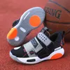 Спортивная бренда на открытом воздухе детская баскетбольная обувь для мальчиков, не скользящих спортивных обуви высокие кроссовки для детей, повседневная спортивная обувь на открытом воздухе 240407
