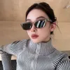 Maison Margela GM Designer Solglasögon Kvinnor Fram Spegel Koreansk version Transparent Green Cat Eye Solglasögon Kvinnor Trendiga Small Face Concave Design Sun Glasses