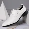 2024 Designer Multi Style Leather Men's Black Casual Shoes, Stor storlek Business Dress Pointed Tie Up Wedding Shoe