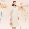 Платья для вечеринок Artka 2024 Summer Women Dress Elegant Vintage Кружевая квадратная воротника Шифоновое рукав Midi с поясом LD28015X