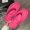 Slippers 2024 Cloud de plate-forme épaisse pour femmes Eva Soft Sole Oreiller Slides Summer Beach Flip Flops Femme Flasque sans glissement