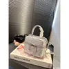 ショルダーバッグ75％ファクトリーホットプロモーションXiaoxiangfeng Veet Makeup Bag Small Box Handbag Womens New Lingge Chain Square One Tideバッグ