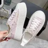 Diseñador Chanells Zapato Pequeño viento fragante espesa Zapato de lona casual para mujeres Four Seasons Nuevo versátil Matsuke Little White Highing Biscuit Channells