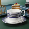 Tassen Untertassen Keramik Kaffee Tasse Nordisch einfach mit goldener Griff Saucer Löffel Set Nachmittag Tee Rote Küche Accessoires