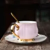 Tasses Saucers style européen Phnom Penh Bone China Café et soucoupe Céramique Couple de thé à thé ensemble Porcelaine complète