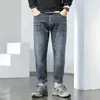 メンズジーンズ秋のメンズジーンズ特大の苦しみ洗浄レトロカジュアル韓国スタイルのストリート服ベーシックシンプルなメンズジーンズズボン2403