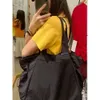 Lu Tote Outdoor Påsar Shopper 18L Kvinnor Handväska Designer Bag Gym Running Outdoor Sports Travel Telefon Mynt Purse Lemons Casual Belt Cross Body Pack Bag