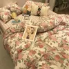 Sängkläder sätter 2024 Bomull Peony Hometextile Flower-täckt täcke täckning och lakan quilt mjuk lyxuppsättning ins mode