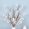Fleurs décoratives décorations de scène ornements de Noël blancs de branches de baies enneigées réalistes festes pour l'artisanat de bricolage