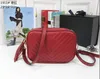 Designer väskor kameraväska i quiltade läder lyxiga handväskor med en justerbar läderband axelväska crossbody kvinnor
